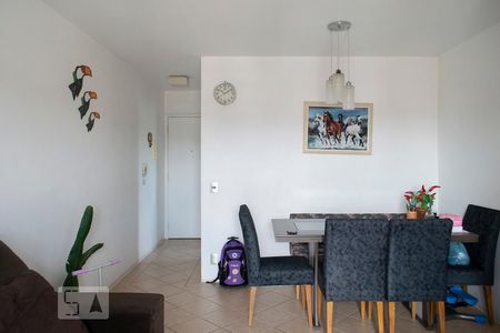 SALA de apartamento para alugar com 3 quartos, 64m² em Vila Carbone, São Paulo