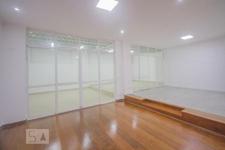 Sala de Estar de casa para alugar com 5 quartos, 230m² em Vila Sao Francisco (zona Sul), São Paulo