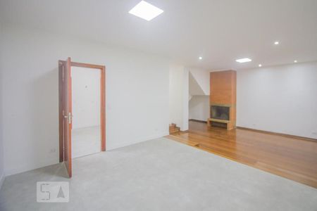 Sala de casa para alugar com 5 quartos, 230m² em Vila Sao Francisco (zona Sul), São Paulo