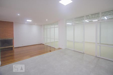 Sala de casa para alugar com 5 quartos, 230m² em Vila Sao Francisco (zona Sul), São Paulo
