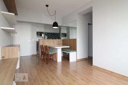 Sala de apartamento para alugar com 2 quartos, 75m² em Campo Belo, São Paulo