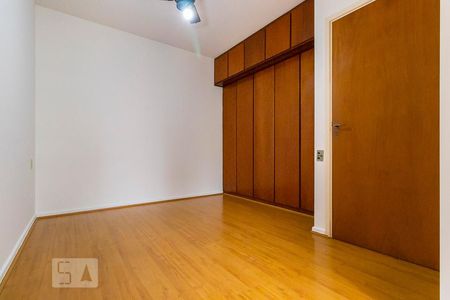 Quarto de apartamento à venda com 1 quarto, 55m² em Centro, Campinas