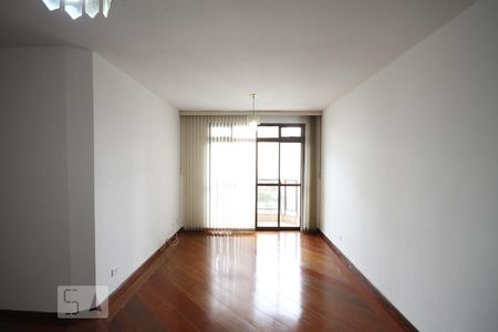 Sala de apartamento para alugar com 3 quartos, 110m² em Vila Gumercindo, São Paulo