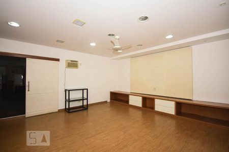 Sala de tv de casa à venda com 3 quartos, 500m² em Retiro Morumbi, São Paulo