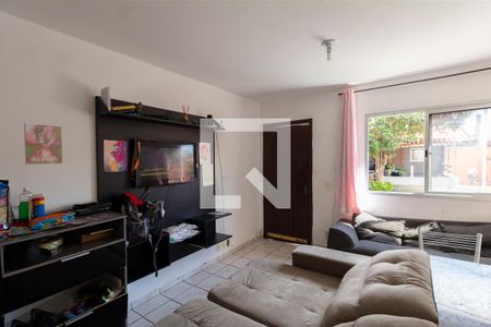 Sala de casa de condomínio para alugar com 2 quartos, 60m² em Vila Princesa Isabel, São Paulo