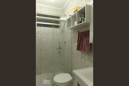 Banheiro de apartamento à venda com 1 quarto, 45m² em Santana, Porto Alegre