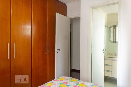 Suíte de apartamento para alugar com 3 quartos, 79m² em Vila Sofia, São Paulo