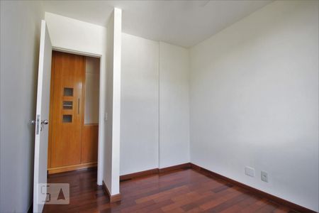 Quarto 1 de apartamento para alugar com 3 quartos, 88m² em Jardim Londrina, São Paulo