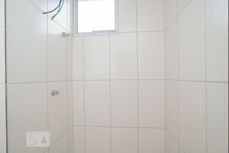 Banheiro de apartamento para alugar com 2 quartos, 45m² em Piratininga (venda Nova), Belo Horizonte