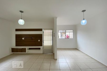 Sala de casa de condomínio para alugar com 2 quartos, 82m² em Recreio Marajoara, Sorocaba