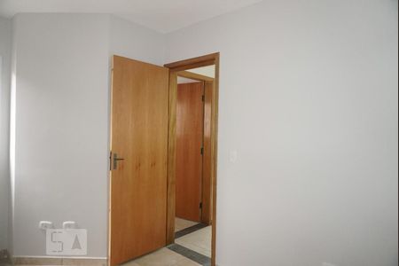 Quarto 1 de apartamento para alugar com 2 quartos, 40m² em Parque Paineiras, São Paulo