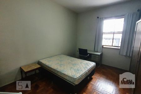 Quarto de casa à venda com 8 quartos, 580m² em Santo Antônio, Belo Horizonte