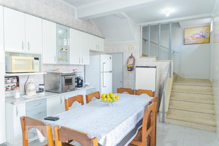 Casa à venda com 221m², 3 quartos e 3 vagas Casa à venda com 221m², 3 quartos e 3 vagasCozinha