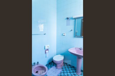 Casa à venda com 221m², 3 quartos e 3 vagas Casa à venda com 221m², 3 quartos e 3 vagasBanheiro da Suíte