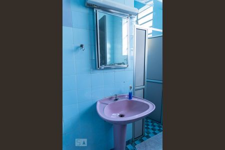 Casa à venda com 221m², 3 quartos e 3 vagas Casa à venda com 221m², 3 quartos e 3 vagasBanheiro da Suíte