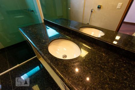 Casa de condomínio para alugar com 480m², 5 quartos e 3 vagas Casa de condomínio para alugar com 480m², 5 quartos e 3 vagasBanheiro - Suite 3