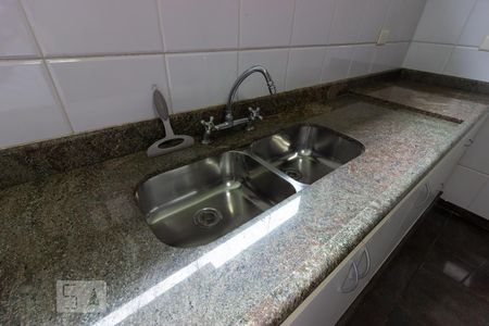 Casa de condomínio para alugar com 480m², 5 quartos e 3 vagas Casa de condomínio para alugar com 480m², 5 quartos e 3 vagasSala de almoço e Cozinha