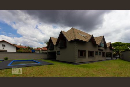 Casa de condomínio para alugar com 480m², 5 quartos e 3 vagas Casa de condomínio para alugar com 480m², 5 quartos e 3 vagasPiscina