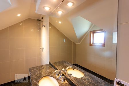 Casa de condomínio para alugar com 480m², 5 quartos e 3 vagas Casa de condomínio para alugar com 480m², 5 quartos e 3 vagasBanheiro - Suite 2