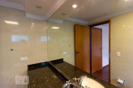 Casa de condomínio para alugar com 480m², 5 quartos e 3 vagas Casa de condomínio para alugar com 480m², 5 quartos e 3 vagasBanheiro - Suite 4