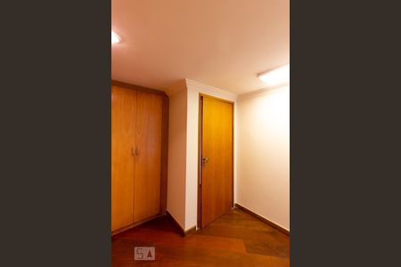 Casa de condomínio para alugar com 480m², 5 quartos e 3 vagas Casa de condomínio para alugar com 480m², 5 quartos e 3 vagasCloset - Suite 5