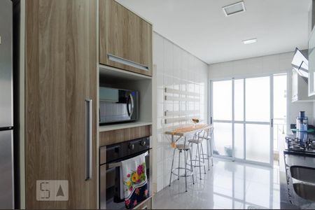 Apartamento à venda com 239m², 4 quartos e 4 vagas Apartamento à venda com 239m², 4 quartos e 4 vagasCozinha