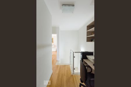 Apartamento à venda com 239m², 4 quartos e 4 vagas Apartamento à venda com 239m², 4 quartos e 4 vagasHome office