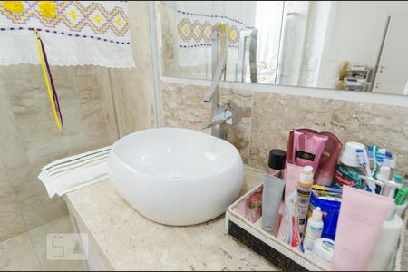 Apartamento à venda com 239m², 4 quartos e 4 vagas Apartamento à venda com 239m², 4 quartos e 4 vagasBanheiro da suíte 4