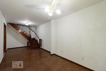 Sala de casa de condomínio para alugar com 6 quartos, 285m² em Campo Grande, Rio de Janeiro