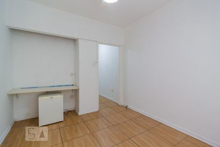 Sala/Quarto de kitnet/studio para alugar com 1 quarto, 30m² em Centro Histórico, Porto Alegre