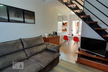 Casa de condomínio à venda com 86m², 2 quartos e 2 vagasSala