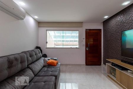 Sala de Estar de casa à venda com 2 quartos, 125m² em Parque Maria Domitila, São Paulo