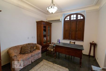 Sala de casa à venda com 5 quartos, 350m² em Tijuca, Rio de Janeiro