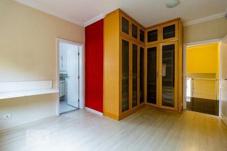 Casa à venda com 285m², 3 quartos e 5 vagas Casa à venda com 285m², 3 quartos e 5 vagasSuíte 2