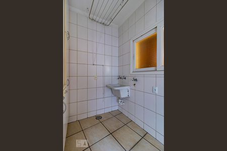 Casa à venda com 285m², 3 quartos e 5 vagas Casa à venda com 285m², 3 quartos e 5 vagasÁrea de Serviço