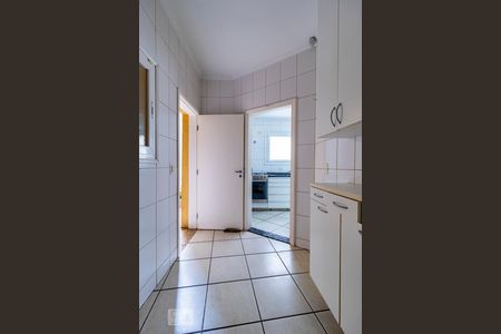 Casa à venda com 285m², 3 quartos e 5 vagas Casa à venda com 285m², 3 quartos e 5 vagasÁrea de Serviço