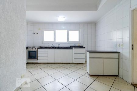 Casa à venda com 285m², 3 quartos e 5 vagas Casa à venda com 285m², 3 quartos e 5 vagasCozinha