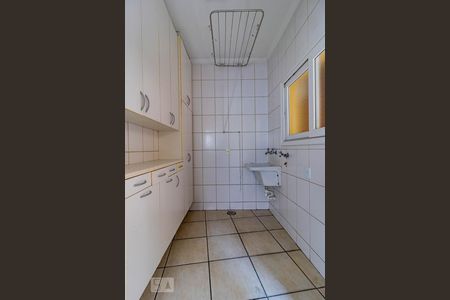 Casa à venda com 285m², 3 quartos e 5 vagas Casa à venda com 285m², 3 quartos e 5 vagasÁrea de Serviço