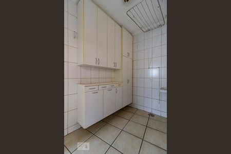 Casa à venda com 285m², 3 quartos e 5 vagas Casa à venda com 285m², 3 quartos e 5 vagasÁrea de Serviço