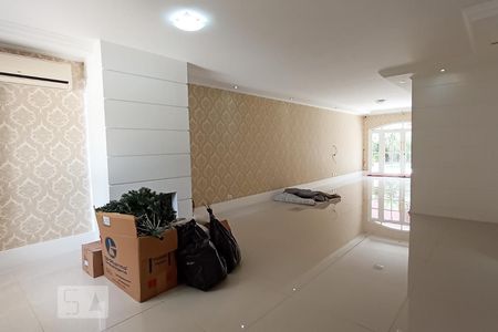 Sala de casa de condomínio para alugar com 4 quartos, 340m² em Alphaville, Santana de Parnaíba