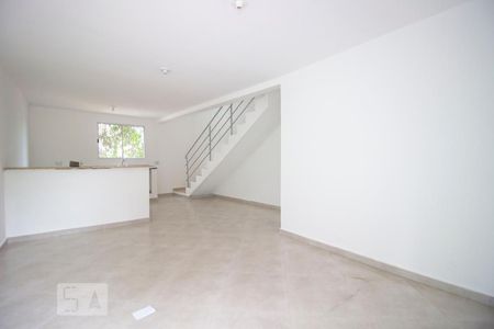 Sala de casa para alugar com 2 quartos, 70m² em Chácaras Santa Martha, Várzea Paulista