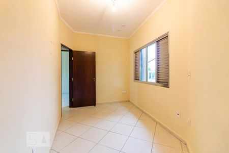 Quarto 1 de casa para alugar com 3 quartos, 120m² em Km 18, Osasco