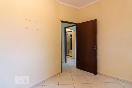 Quarto 1 de casa para alugar com 3 quartos, 120m² em Km 18, Osasco