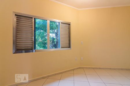 Quarto 1 de casa para alugar com 3 quartos, 120m² em Km 18, Osasco