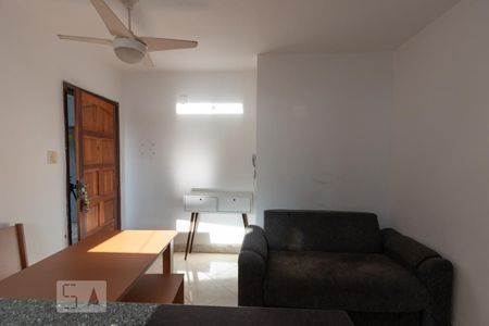 Sala de apartamento para alugar com 1 quarto, 36m² em Jardim Apipema, Salvador