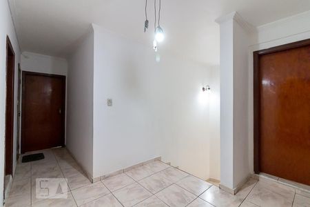 Corredor de casa para alugar com 4 quartos, 295m² em Jardim Bela Vista, Guarulhos