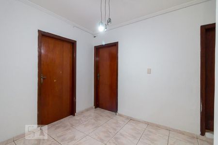 Corredor de casa para alugar com 4 quartos, 295m² em Jardim Bela Vista, Guarulhos