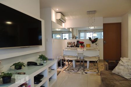 Sala de apartamento para alugar com 2 quartos, 68m² em Jacarepaguá, Rio de Janeiro