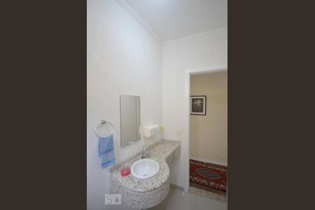 Lavabo de casa à venda com 4 quartos, 160m² em Cambuci, São Paulo