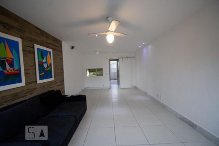 Sala de casa de condomínio à venda com 3 quartos, 206m² em Recreio dos Bandeirantes, Rio de Janeiro